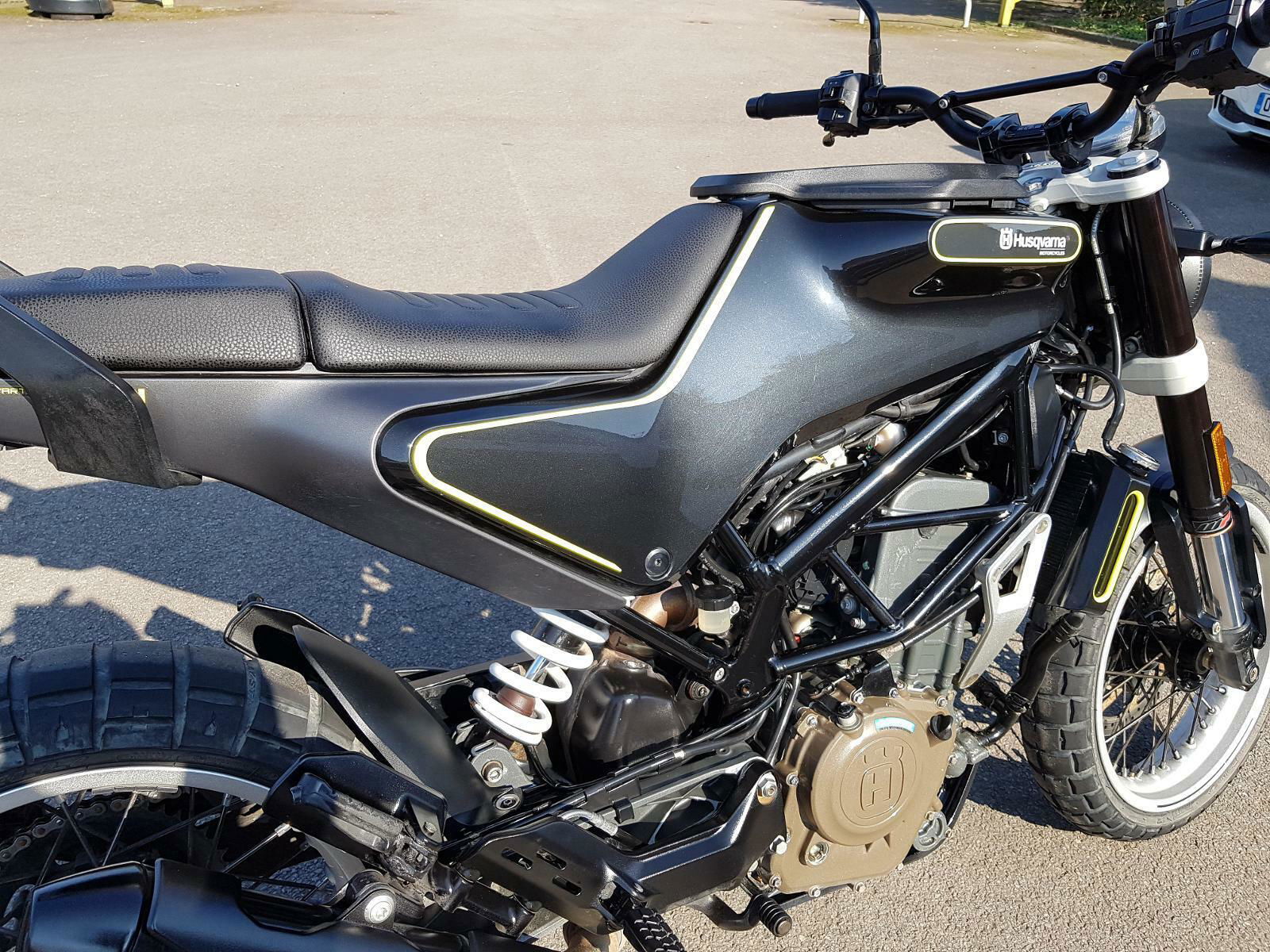 Husqvarna Svartpilen 401 - detail